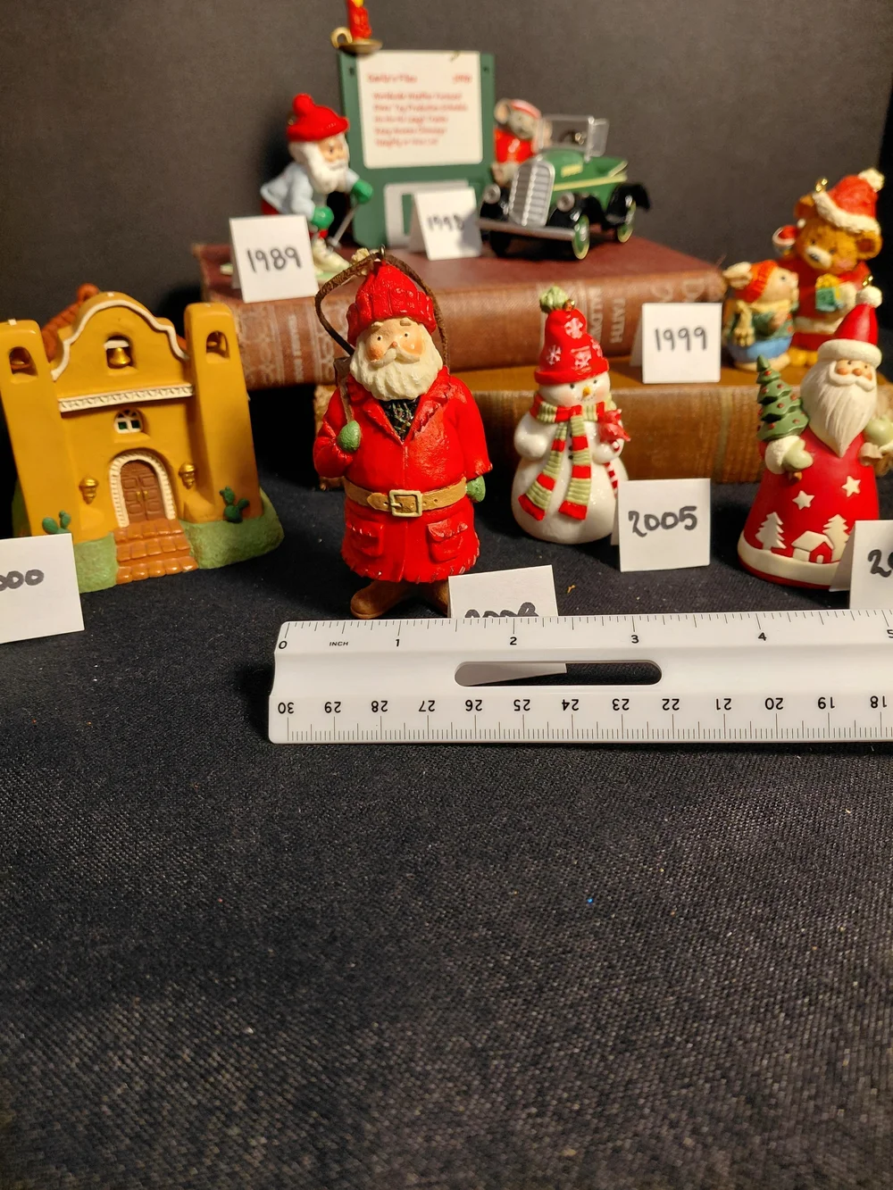 VINTAGE HALLMARK ORNAMENT LOT this Is a set of 10